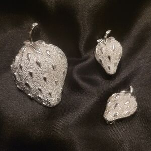Vintage Sarah Coventry Strawberry Ice Brooch Clip Earring Set Garden Party Chic